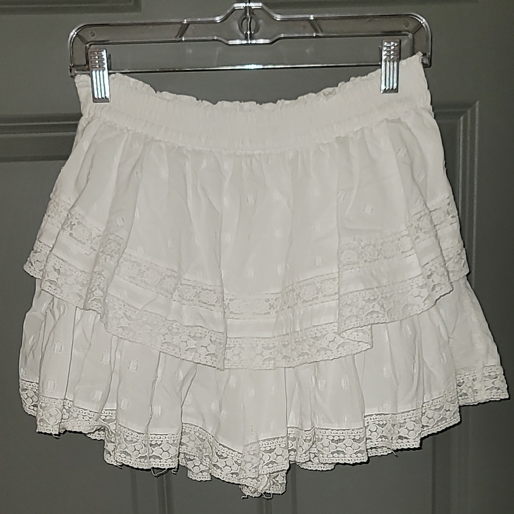 Elegant White Lace Tiered Skort